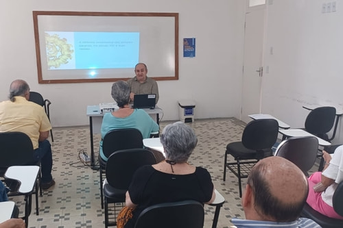 Historiador da arte ministra palestra na Santa Casa da Bahia sobre a talha neoclássica 
